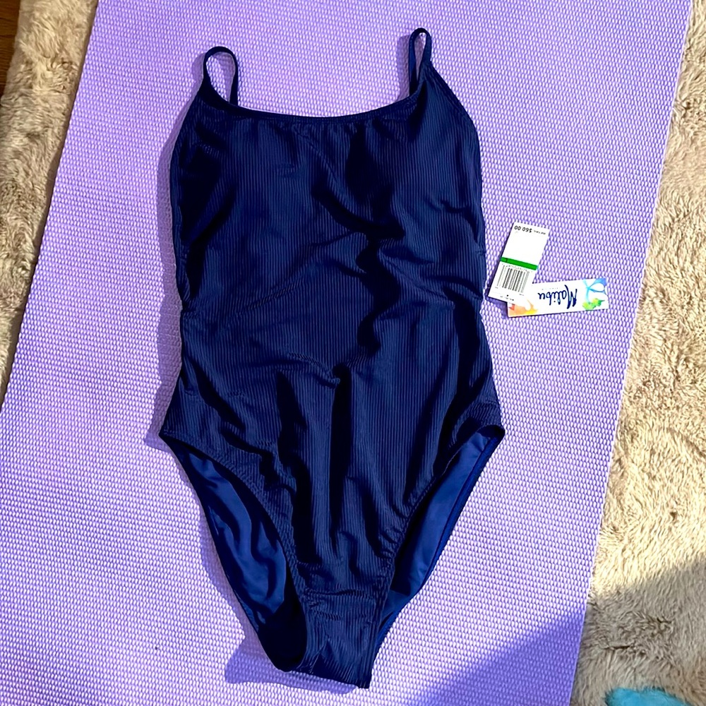 NWT CLASSIC SLEEK Women’s Malibu Navy swimsuit sz L